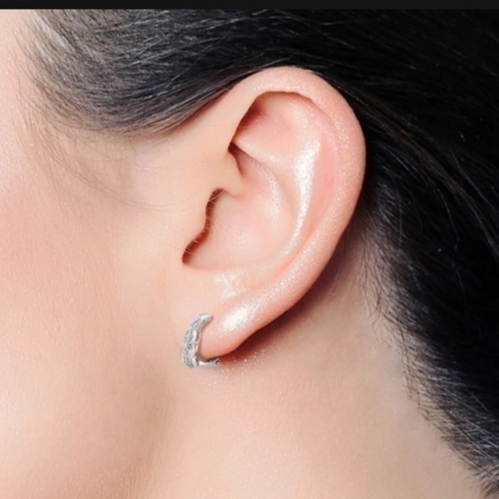 Diamond angel wing earrings - Picture 8 of 9